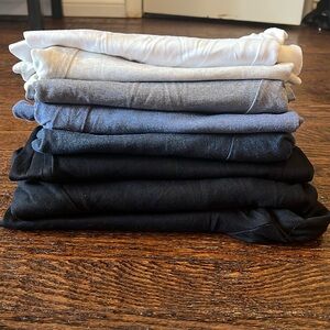 EIGHT Banana Republic Luxury Touch Cotton T-Shirts